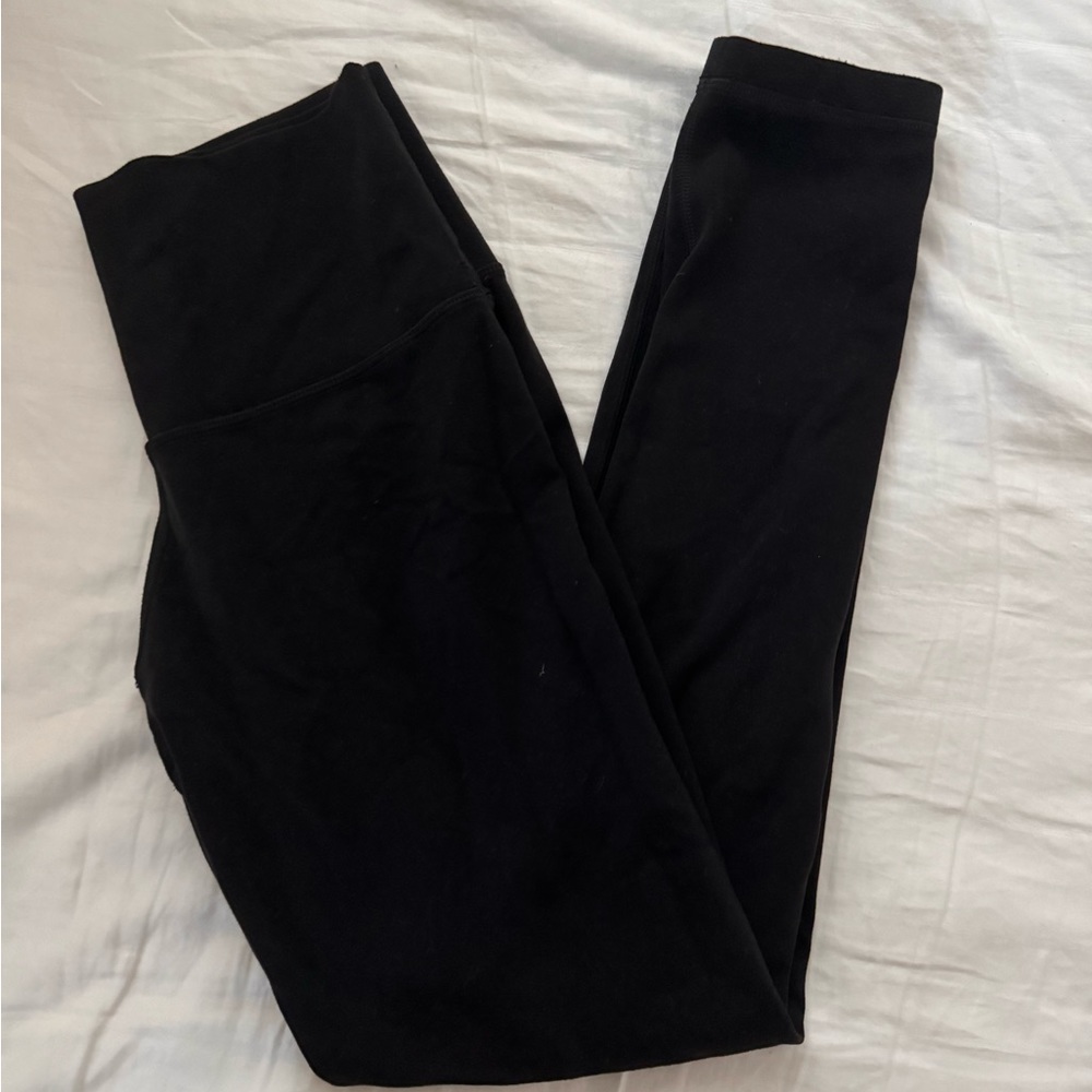 Aritzia TNA BUTTER atmosphere black leggings